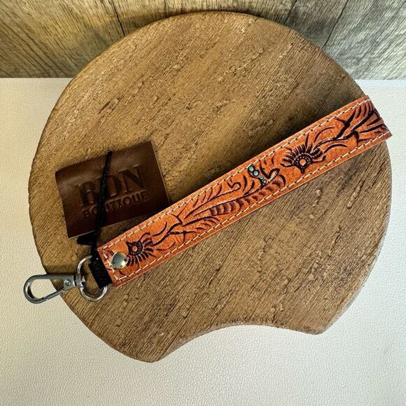 Leather Key Holder Tooled Leather Western Keychain NEW FAST SHIP - Picture 1 of 3